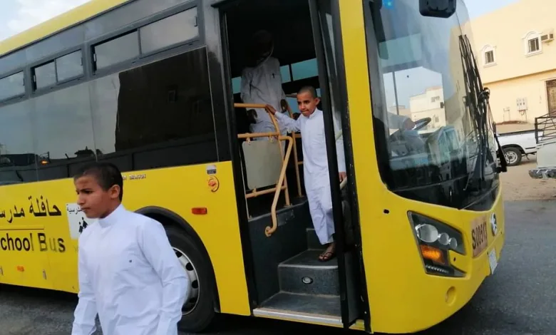 أولياء أمور يطالبون بفتح التسجيل مجددًا في النقل المدرسي بالبكيرية
