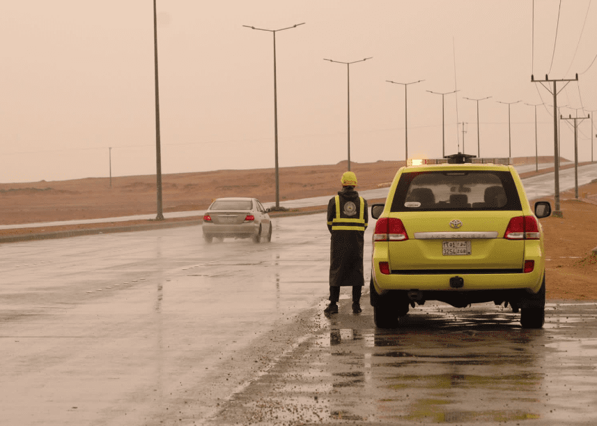 المدني يحذر: استمرار هطول الأمطار الرعدية حتى السبت المقبل