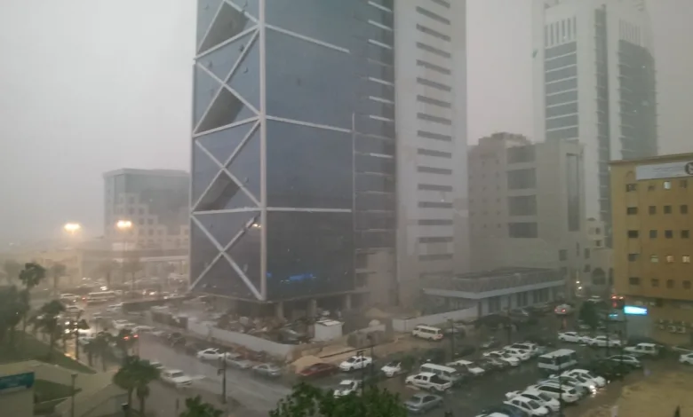 حرارة مرتفعة ببعض المدن وأمطار بمعظم المناطق