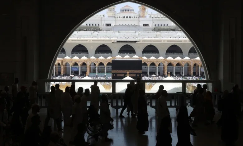 "الحج والعمرة" تُقَيم شركات الحج "الحج والعمرة" تُقَيم شركات الحج