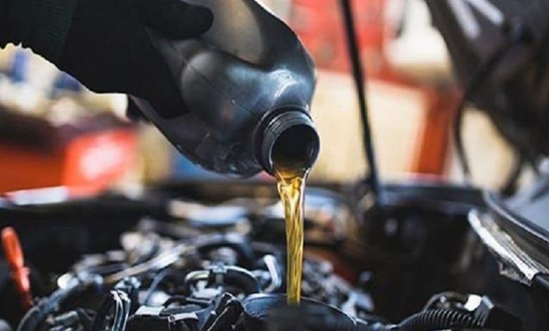 زيوت السيارات المغشوشة.. كيف تتفادى الوقوع في فخها؟