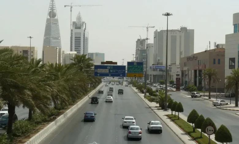 تعرف على 4 حالات يجب فيها تخفيض السرعة عن الحد المحدد للطريق تعرف على 4 حالات يجب فيها تخفيض السرعة عن الحد المحدد للطريق