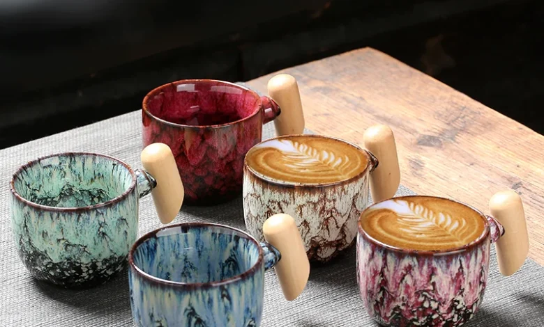 عرض فنجان القهوة السيراميك مع مقبض خشبي رائع عرض فنجان القهوة السيراميك مع مقبض خشبي رائع