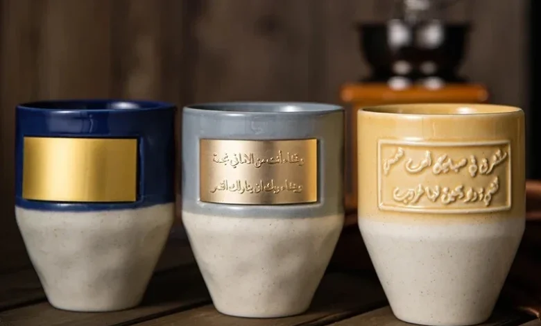 عرض أكواب السيراميك الإبداعية على الطراز السعودي عرض أكواب السيراميك الإبداعية على الطراز السعودي