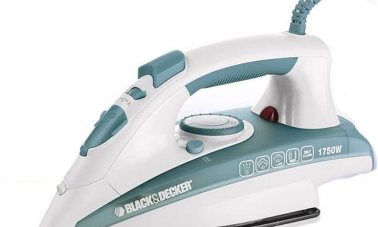 عرض مكواة البخار العمودية من بلاك اند ديكر