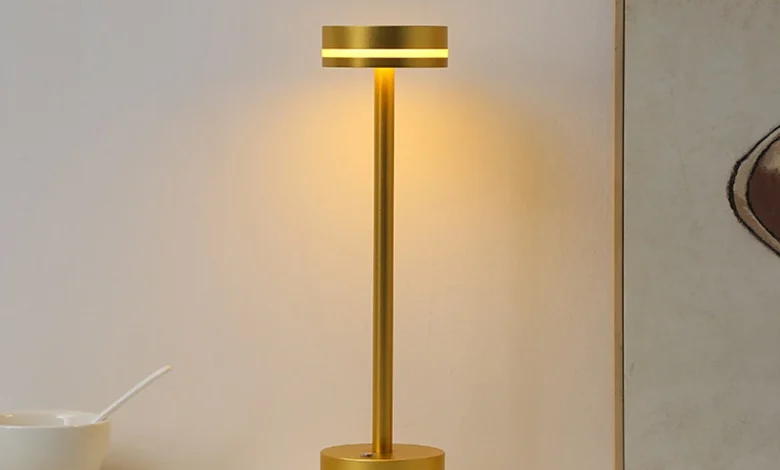 مصابيح طاولة من الألومنيوم مع مستشعر لمس بسعر مخفض مصابيح طاولة من الألومنيوم مع مستشعر لمس بسعر مخفض