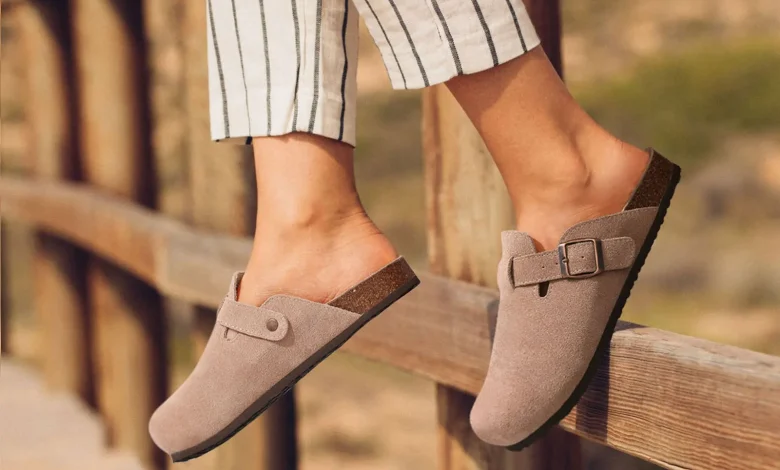 شبشب مصنوع من جلد الغزال بنصف السعر شبشب مصنوع من جلد الغزال بنصف السعر