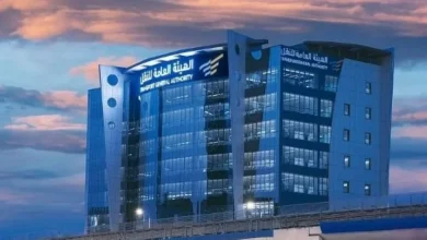 إيقاف تطبيق لنقل الركاب لعدم التزامه بالنظام