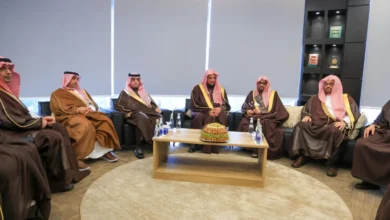 "المعجب" يطلع على تقنيات متطورة لتعزيز سرية الشهود وأمن البيانات