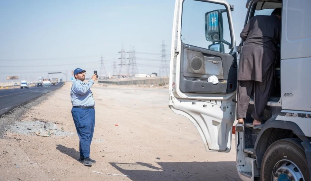 بدء تنفيذ عقوبات مشددة على الشاحنات الأجنبية المخالفة