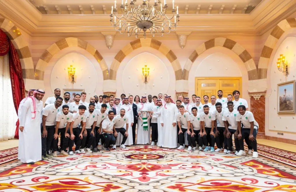 ولي العهد يستقبل وزير الرياضة والمسحل وإدارة ولاعبي الأهلي بمناسبة فوزهم بدوري أبطال آسيا 2025