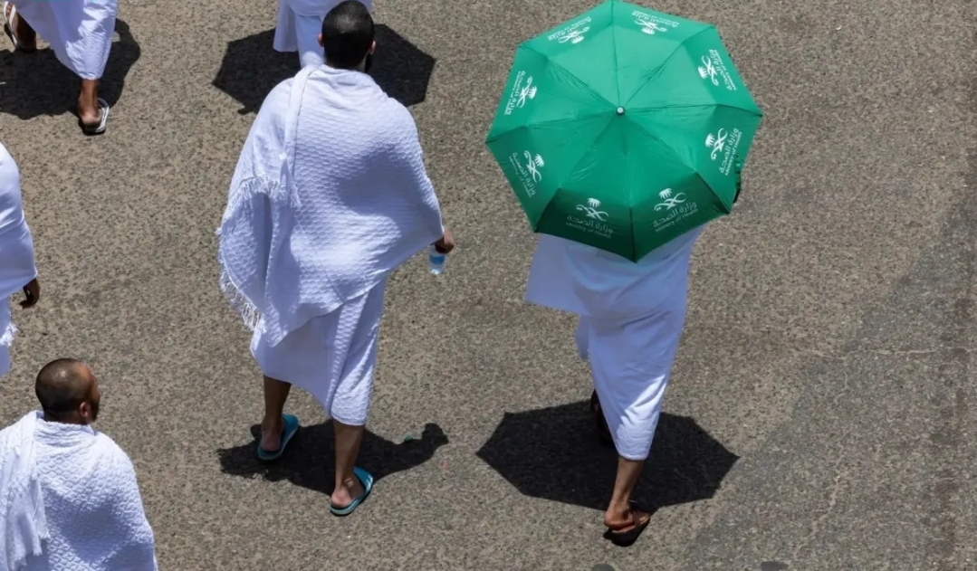 حقيبة صحية توعوية بـ8 لغات لضمان سلامة الحجاج حقيبة صحية توعوية بـ8 لغات لضمان سلامة الحجاج
