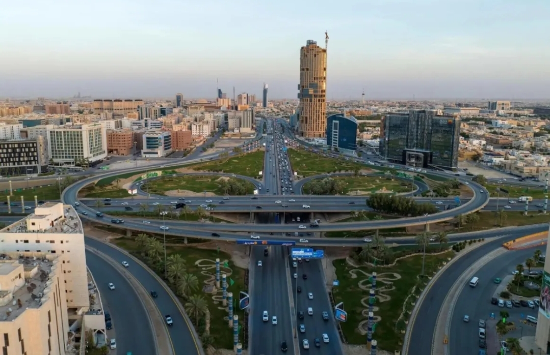 تحويلة مرورية على طريق الملك عبدالله مع التخصصي بالرياض تحويلة مرورية على طريق الملك عبدالله مع التخصصي بالرياض