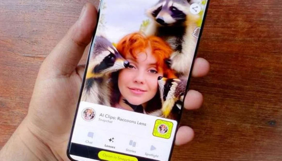 "سناب شات" تطلق ميزة عدسات الذكاء الاصطناعي "سناب شات" تطلق ميزة عدسات الذكاء الاصطناعي