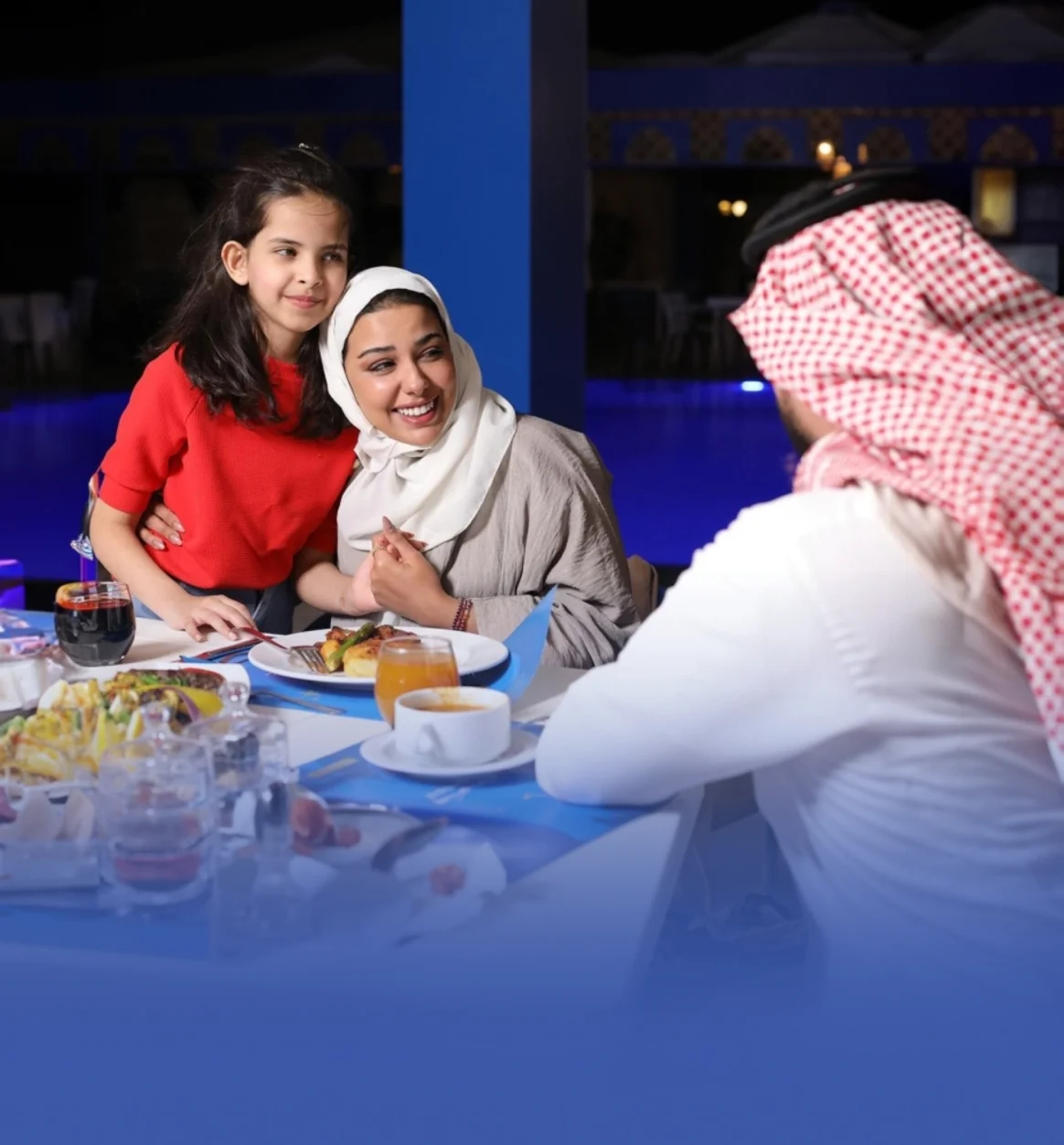 النساء يمتلكن نصف مطاعم وفنادق المملكة النساء يمتلكن نصف مطاعم وفنادق المملكة