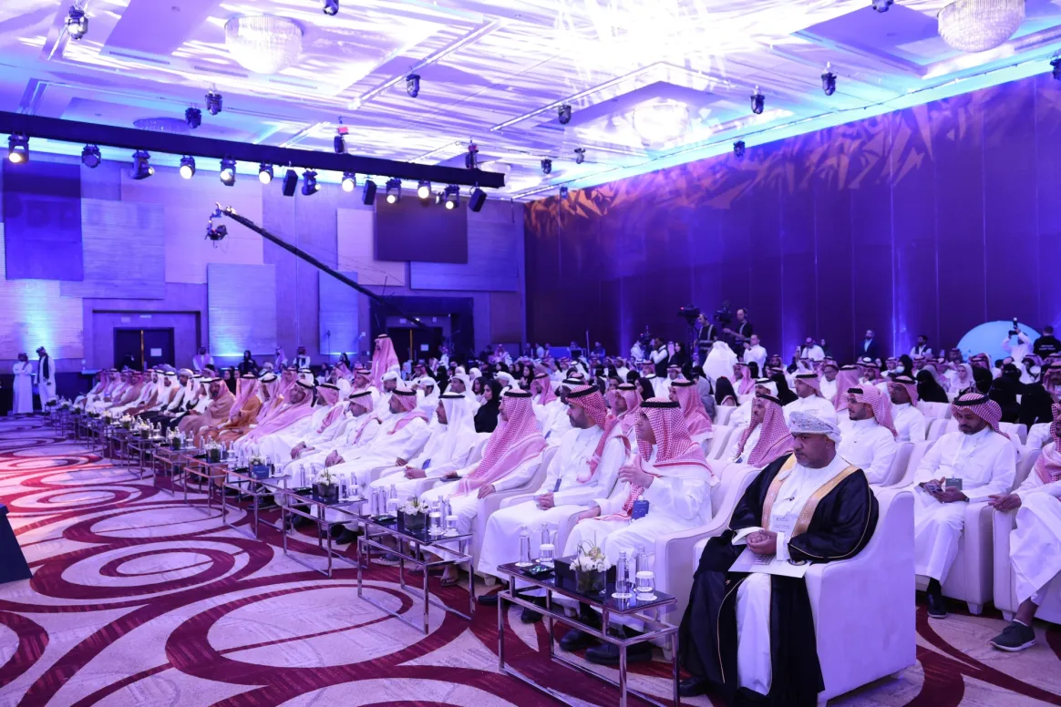 17 طالباً سعودياً يحصدون جائزة المستثمر الذكي الخليجي 17 طالباً سعودياً يحصدون جائزة المستثمر الذكي الخليجي