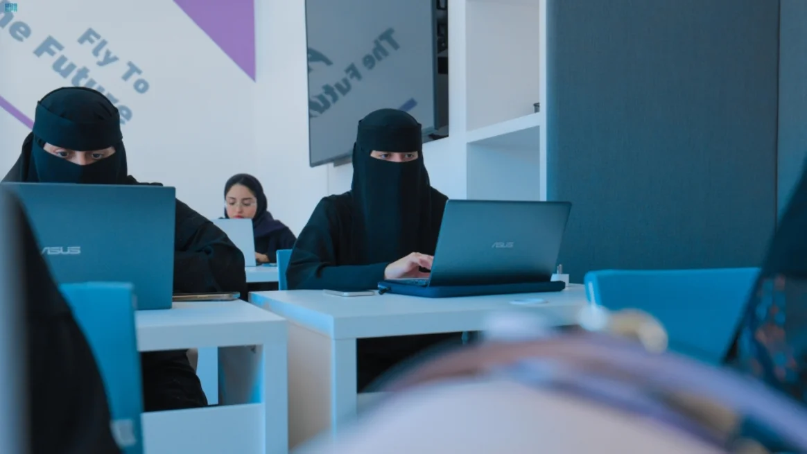 21% من مستخدمي الإنترنت بالسعودية يستخدمون الذكاء الاصطناعي 21% من مستخدمي الإنترنت بالسعودية يستخدمون الذكاء الاصطناعي