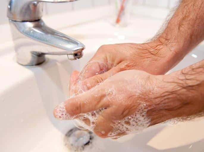 أخطاء شائعة عند غسل اليدين أخطاء شائعة عند غسل اليدين