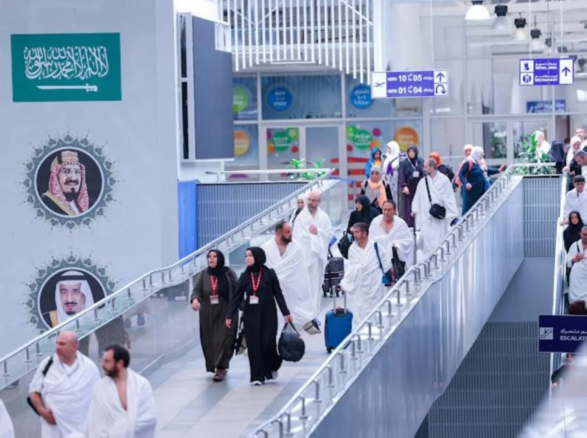 مطار المؤسس: رحلاتنا منتظمة باستثناء المتجهة لبعض الدول مطار المؤسس: رحلاتنا منتظمة باستثناء المتجهة لبعض الدول