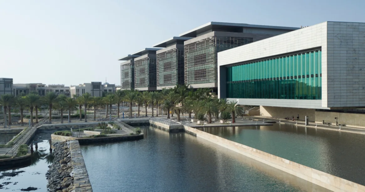 تطوير تقنية تبريد سعودية تُعزّز كفاءة الخلايا الشمسية تطوير تقنية تبريد سعودية تُعزّز كفاءة الخلايا الشمسية