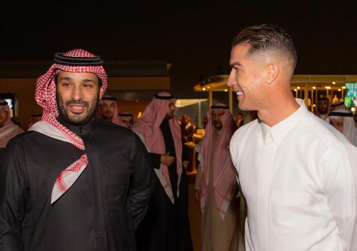 رونالدو: ولي العهد يقوم بعمل رائع.. وهذا سبب تجديد عقدي مع النصر رونالدو: ولي العهد يقوم بعمل رائع.. وهذا سبب تجديد عقدي مع النصر