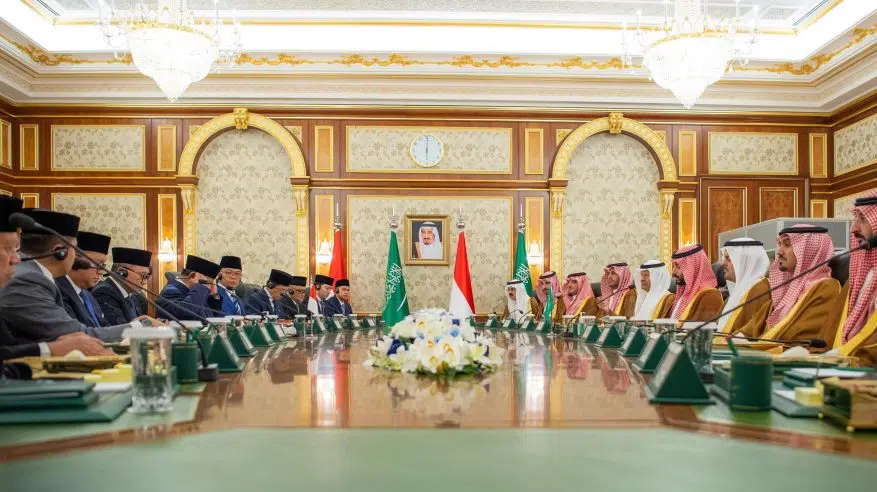 اتفاق على 10 مجالات للتعاون في بيان ختام زيارة رئيس إندونيسيا للسعودية اتفاق على 10 مجالات للتعاون في بيان ختام زيارة رئيس إندونيسيا للسعودية