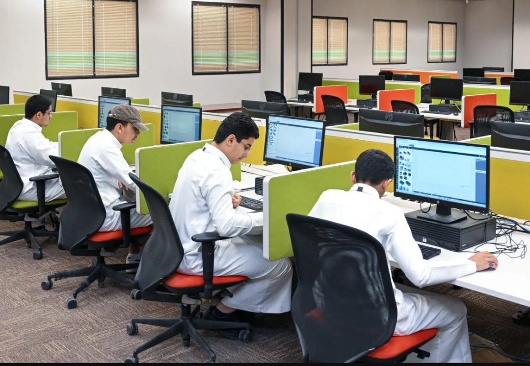موهوبو المملكة يطوّرون مهاراتهم علميًا في "الملك سعود" موهوبو المملكة يطوّرون مهاراتهم علميًا في "الملك سعود"