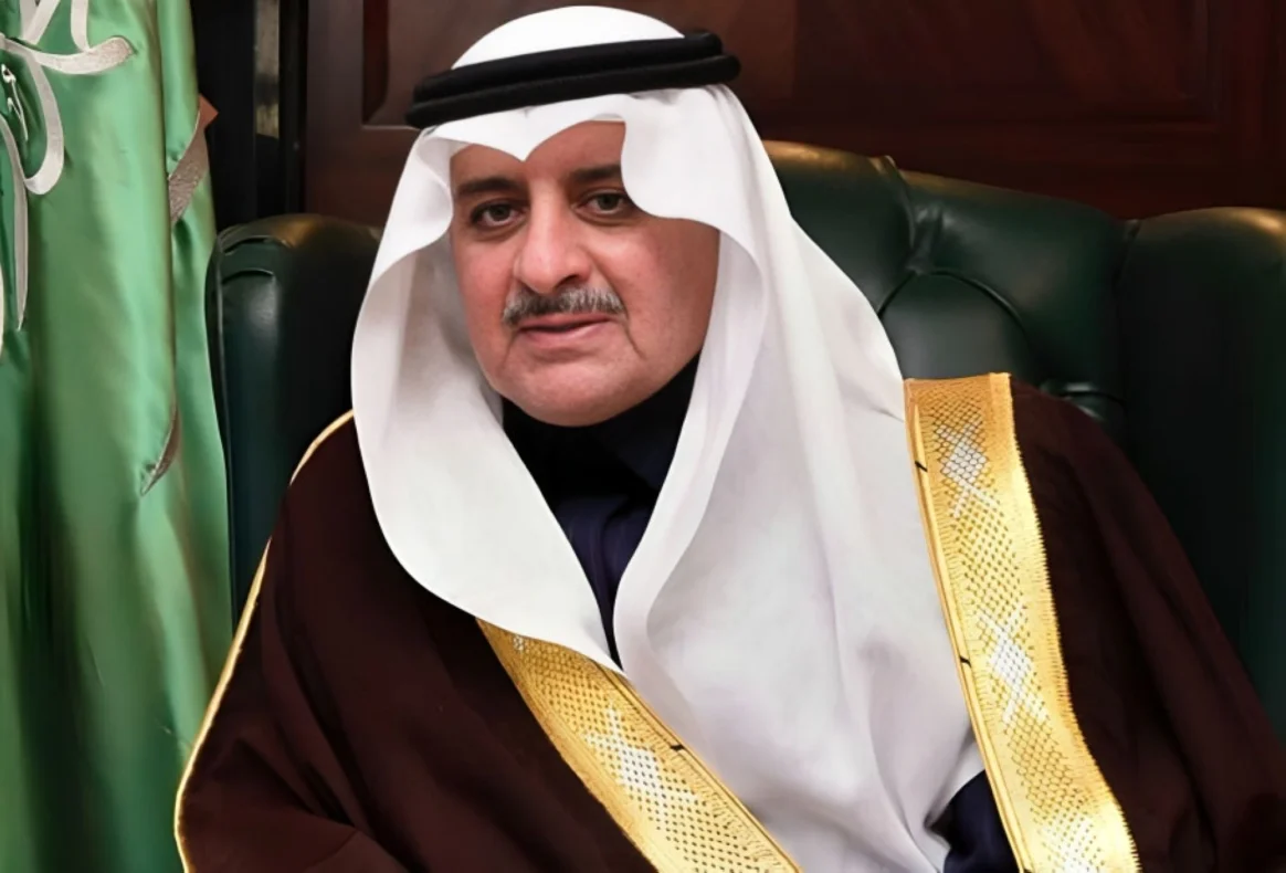 أمير تبوك يدشّن 48 مشروعًا بـ4.4 مليار أمير تبوك يدشّن 48 مشروعًا بـ4.4 مليار