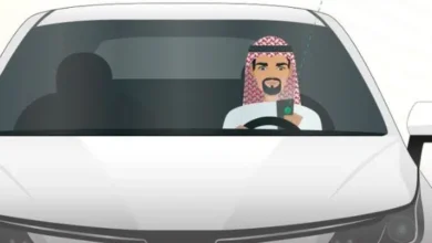 المرور يحدد غرامة استخدام أي جهاز محمول أثناء سير المركبة