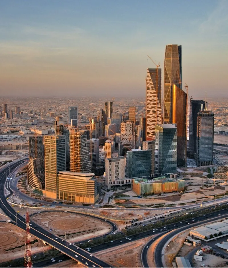أمانة الرياض تعالج 10 آلاف م² من حفر الشوارع أمانة الرياض تعالج 10 آلاف م² من حفر الشوارع