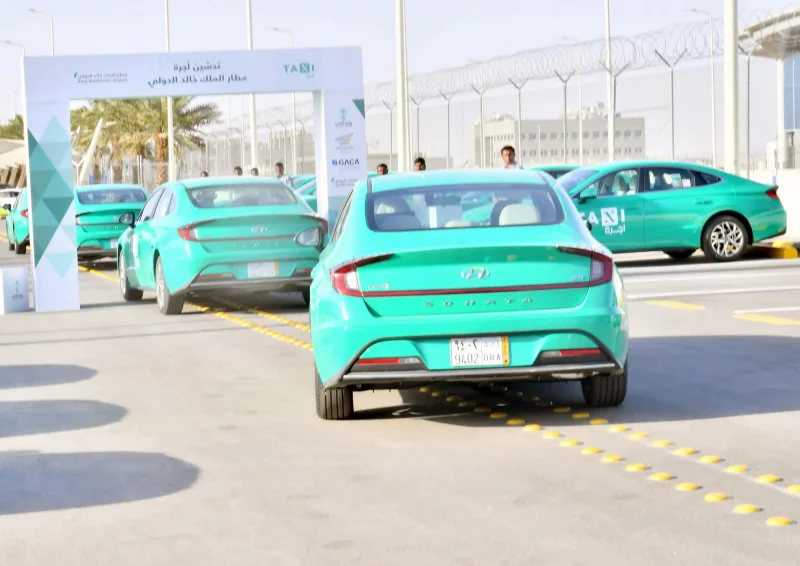 إيقاف الترخيص 5 أشهر وغرامات مشددة لمخالفات سائقي الأجرة إيقاف الترخيص 5 أشهر وغرامات مشددة لمخالفات سائقي الأجرة