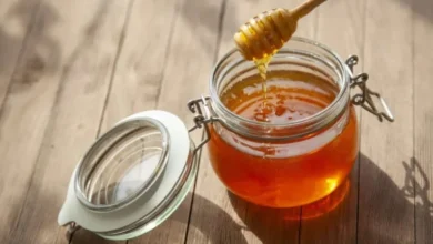 "غير مناسب للأطفال أقل من سنة" إلزامية على العسل