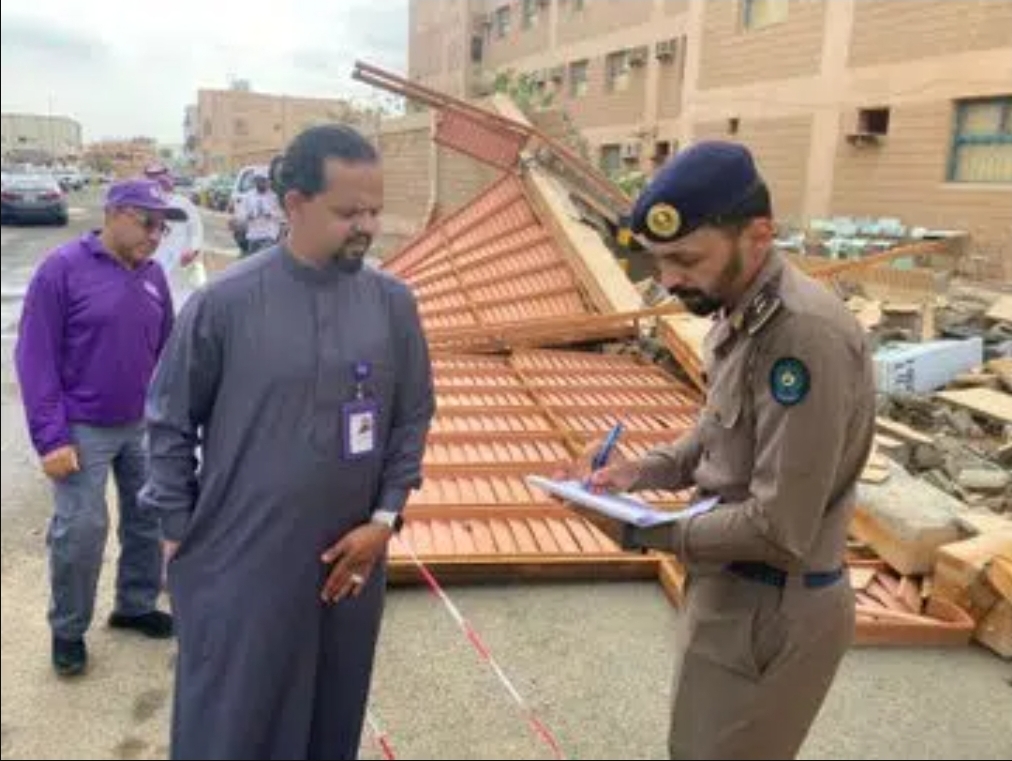 لجنة حصر أضرار الأمطار تباشر أعمالها ميدانيًا في ينبع لجنة حصر أضرار الأمطار تباشر أعمالها ميدانيًا في ينبع