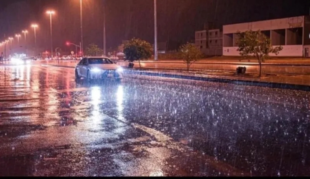 أمطار غزيرة بالرياض والشرقية والدفاع المدني يحذر أمطار غزيرة بالرياض والشرقية والدفاع المدني يحذر