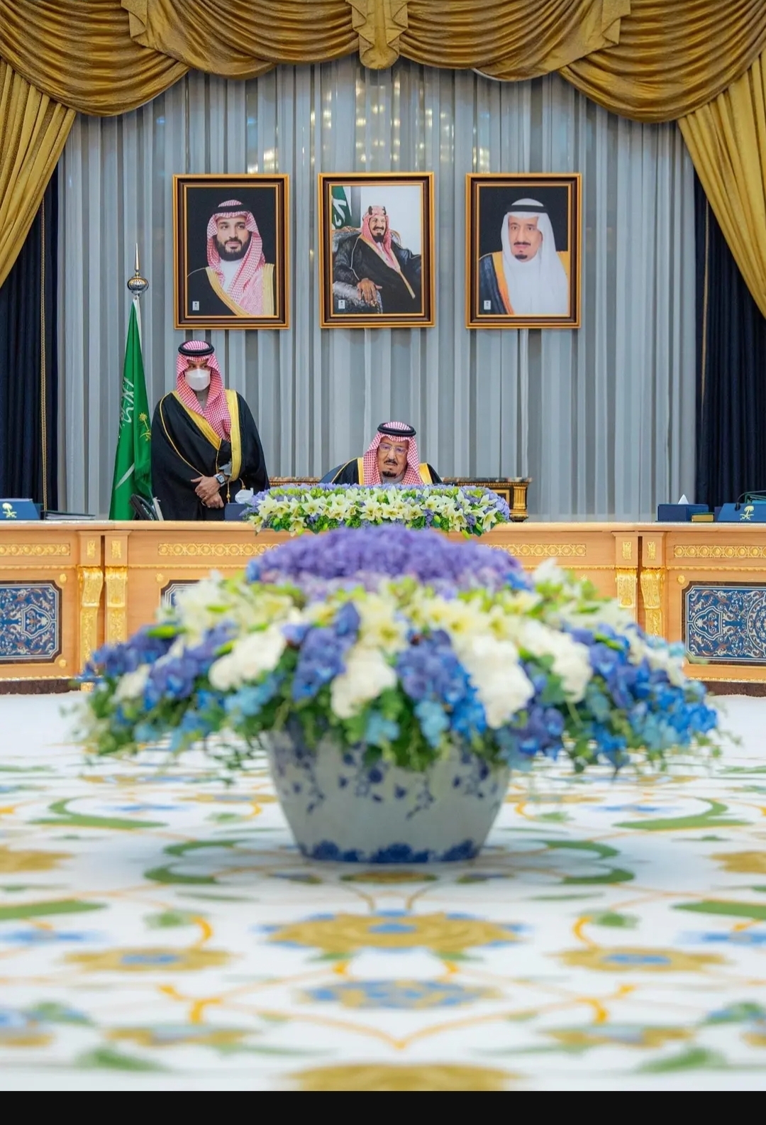 خادم الحرمين الشريفين يرأس جلسة مجلس الوزراء في الرياض