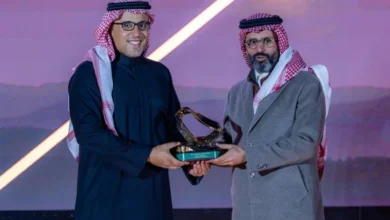 الأمير خالد بن سلطان الفيصل يكرم stc الراعي الرئيسي لـ"فورمولا 1"