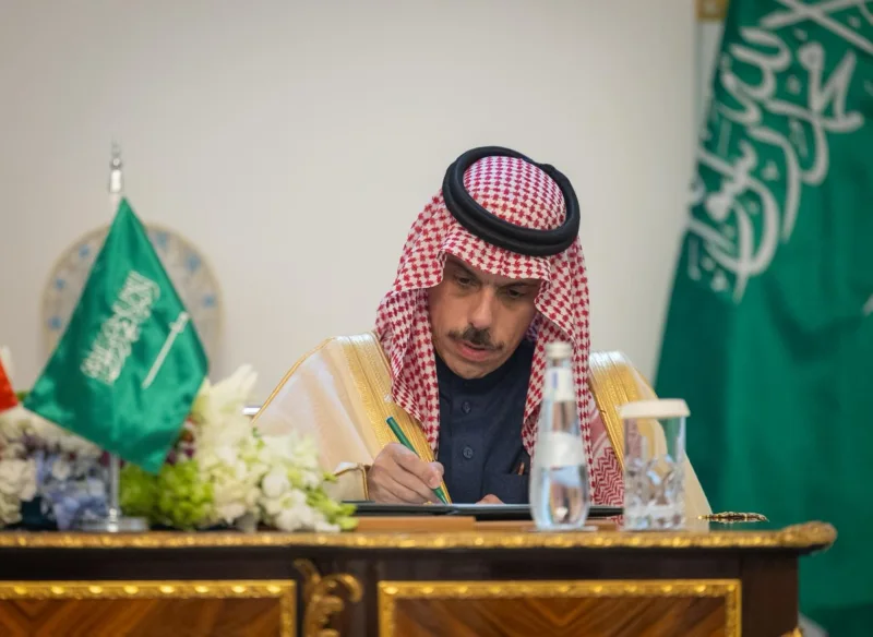 المملكة توقّع اتفاقية الإعفاء المتبادل من التأشيرة مع الصين المملكة توقّع اتفاقية الإعفاء المتبادل من التأشيرة مع الصين