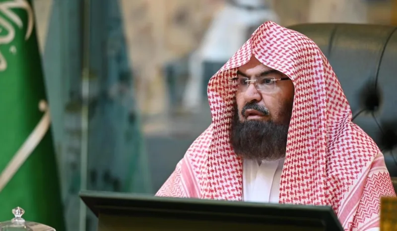 "السديس" يدعو لتعظيم حرمة الحرمين